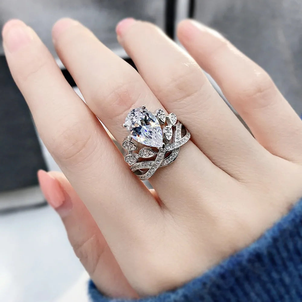 Bague Luxe Femme – Argent 925 & Moissanite Pear Cut 4–5CT Certifiée