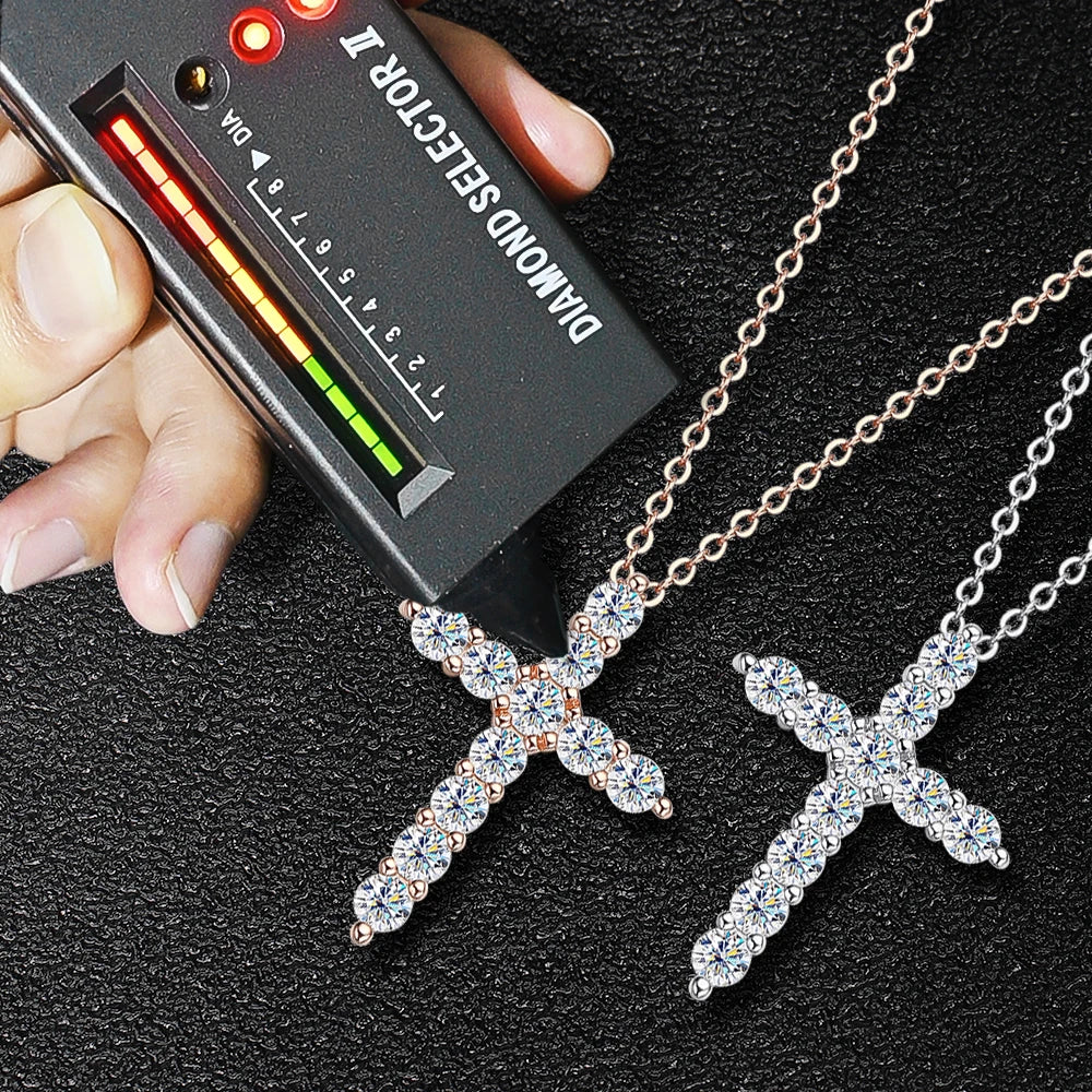 Collier Croix Éternelle – Moissanite & Argent 925